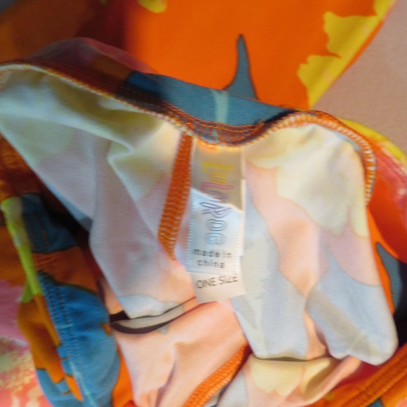 LuLaRoe Leggings in bright floral print - Picture 5 of 5